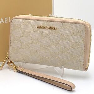 Michael Kors Jet Set Travel Large Multifunctional Phone Case Wristlet Wallet